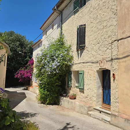 Bastide D'estienne, La Maison De Zazie Nyaraló